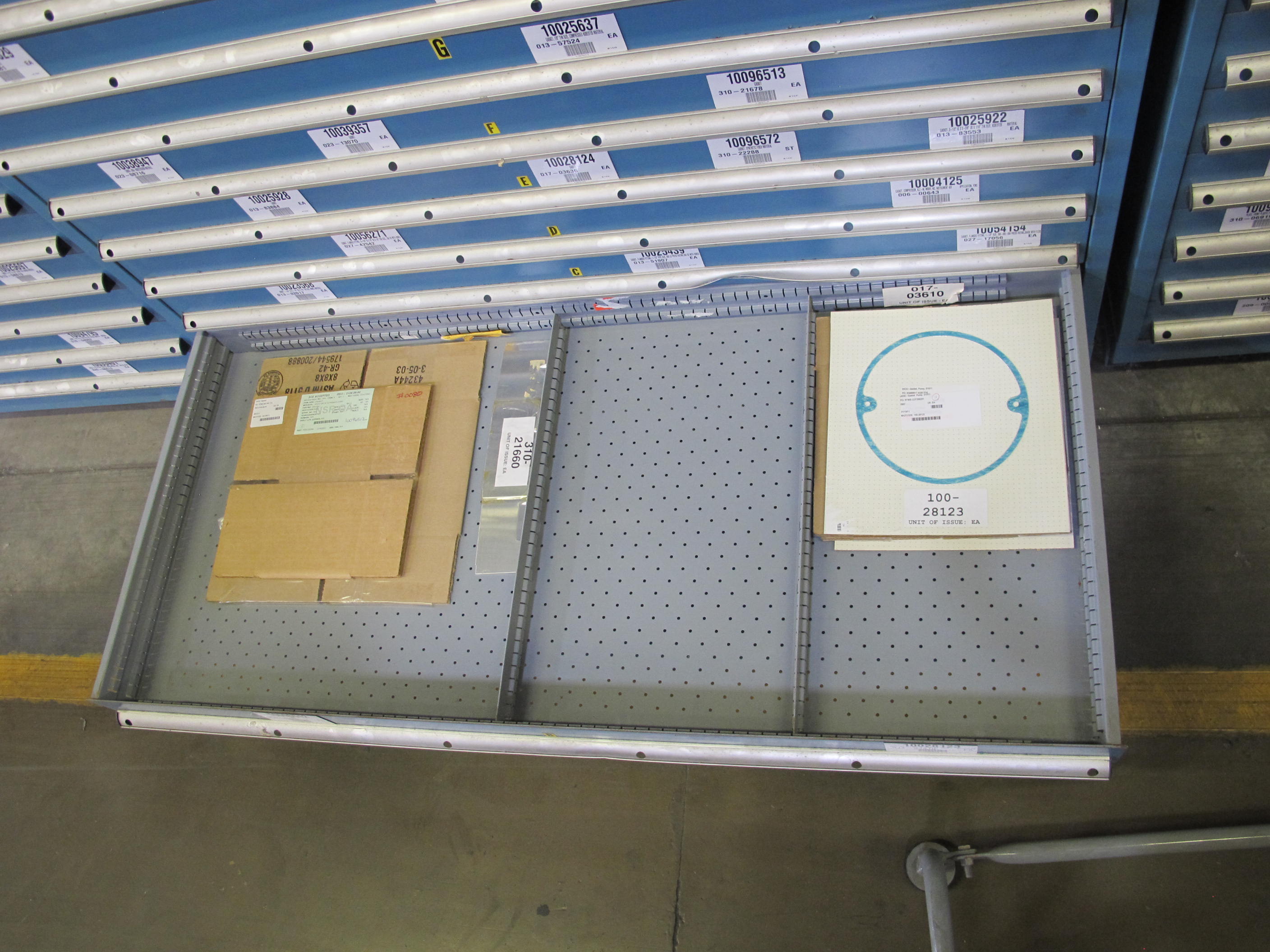 LISTA HEAVY DUTY 9-DRAWER PARTS CABINET W/ CONTENTS (W-50) LOADING & HANDLING FEE $25-